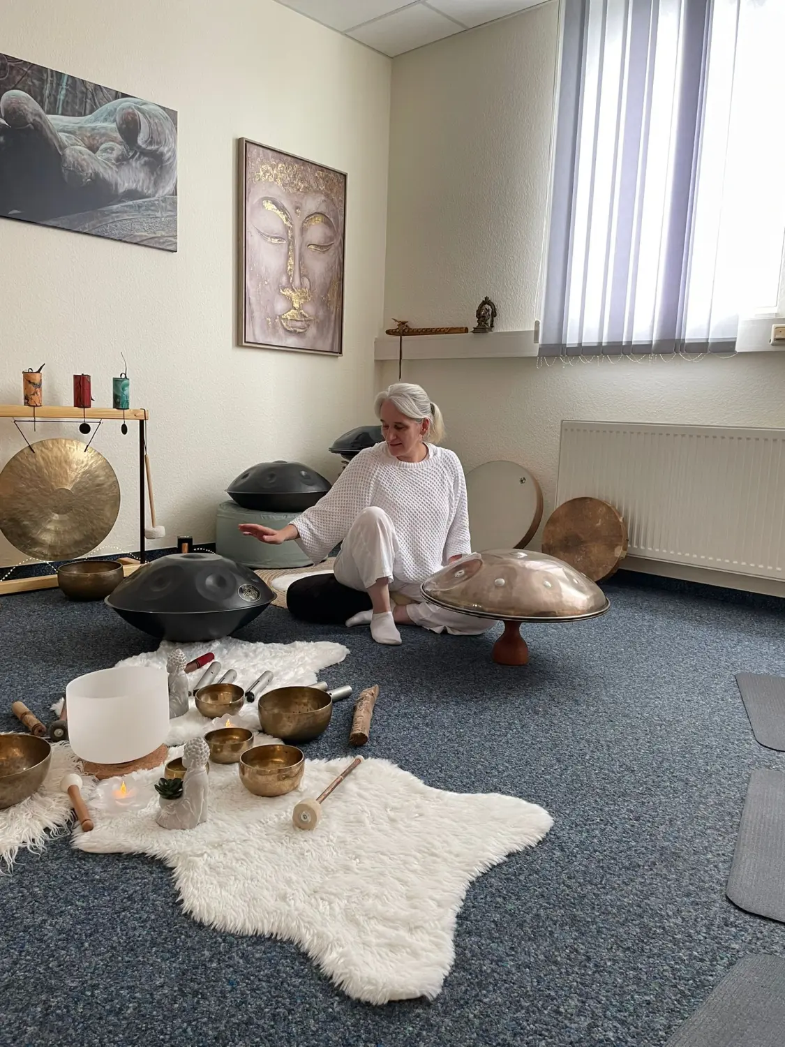 Vitalelebensweise - Martina Ernst, Klangtherapie-Instrumente im Yogaraum
