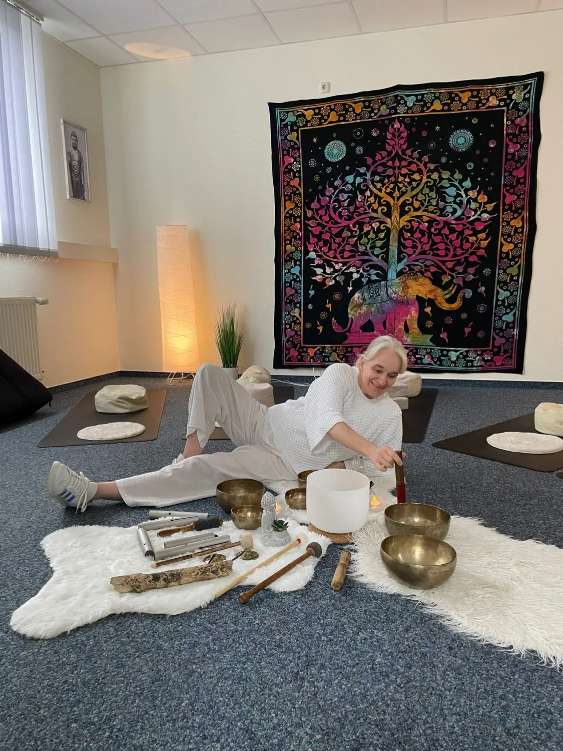 Vitalelebensweise - Martina Ernst, Klangtherapie-Instrumente im Yogaraum