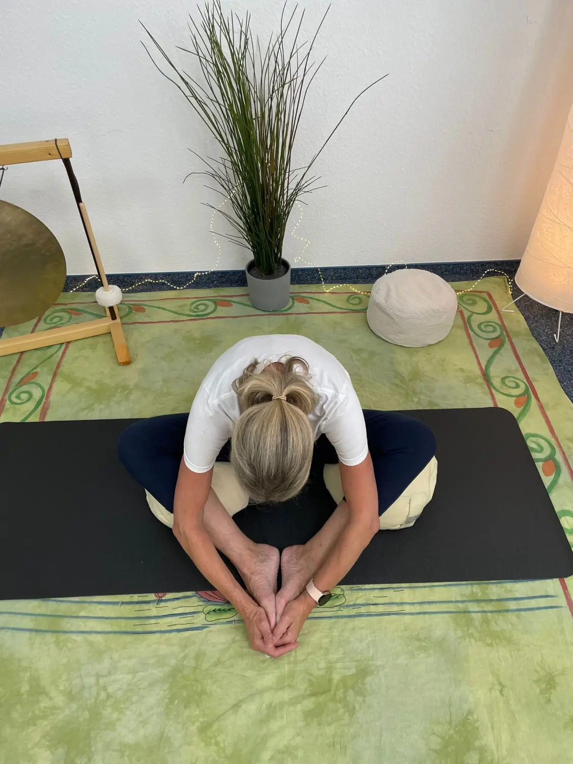 Vitalelebensweise - Martina Ernst, Frau beim Yoga
